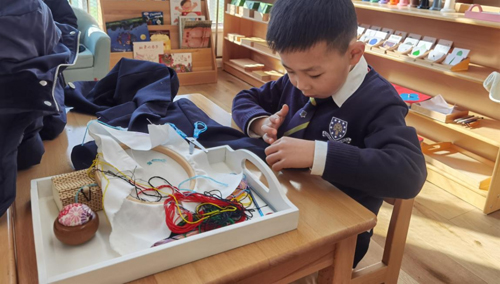 单股线怎么缝南京赫贤幼儿园蒙氏工作大揭秘：走进了不起的日常工作区_https://www.jmylbn.com_新闻资讯_第1张