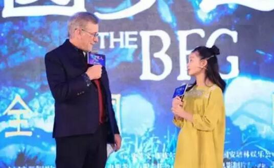 黄多多在什么地方学的英语?