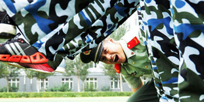 中国121军事夏令营教官就是这么负责、尽心!-