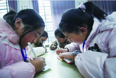 枫叶杯 上海学生英语微演讲邀请赛火热开讲-上