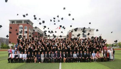 2017届上海枫叶国际高中毕业舞会策划组的杰